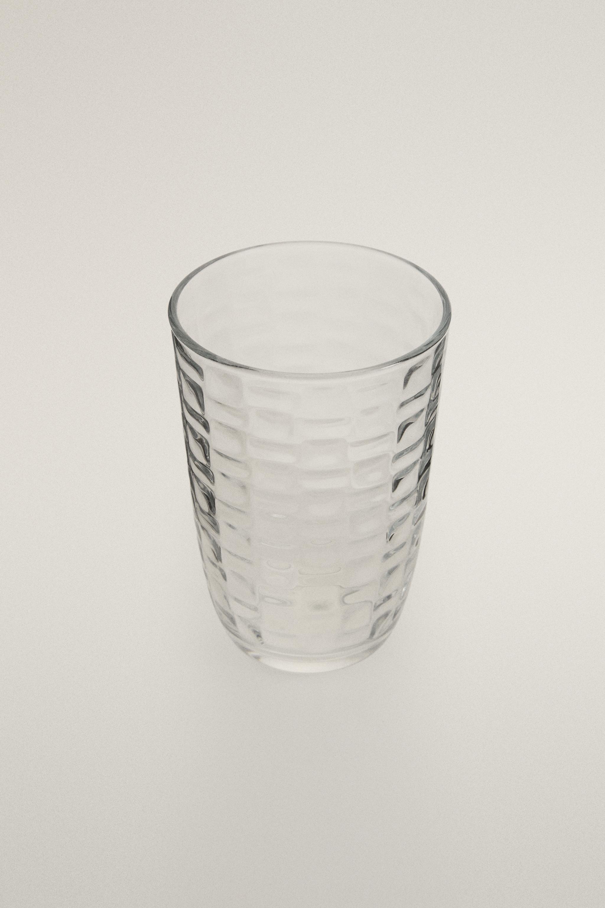 RAISED SQUARE-EFFECT TUMBLER